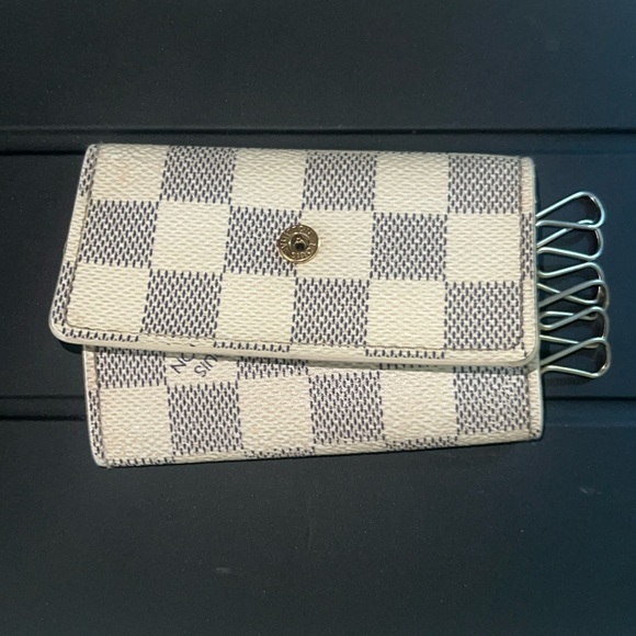 Authentic Louis Vuitton Damier Azur 6-Key Ring Holder CT0112 - Picture 2 of 12